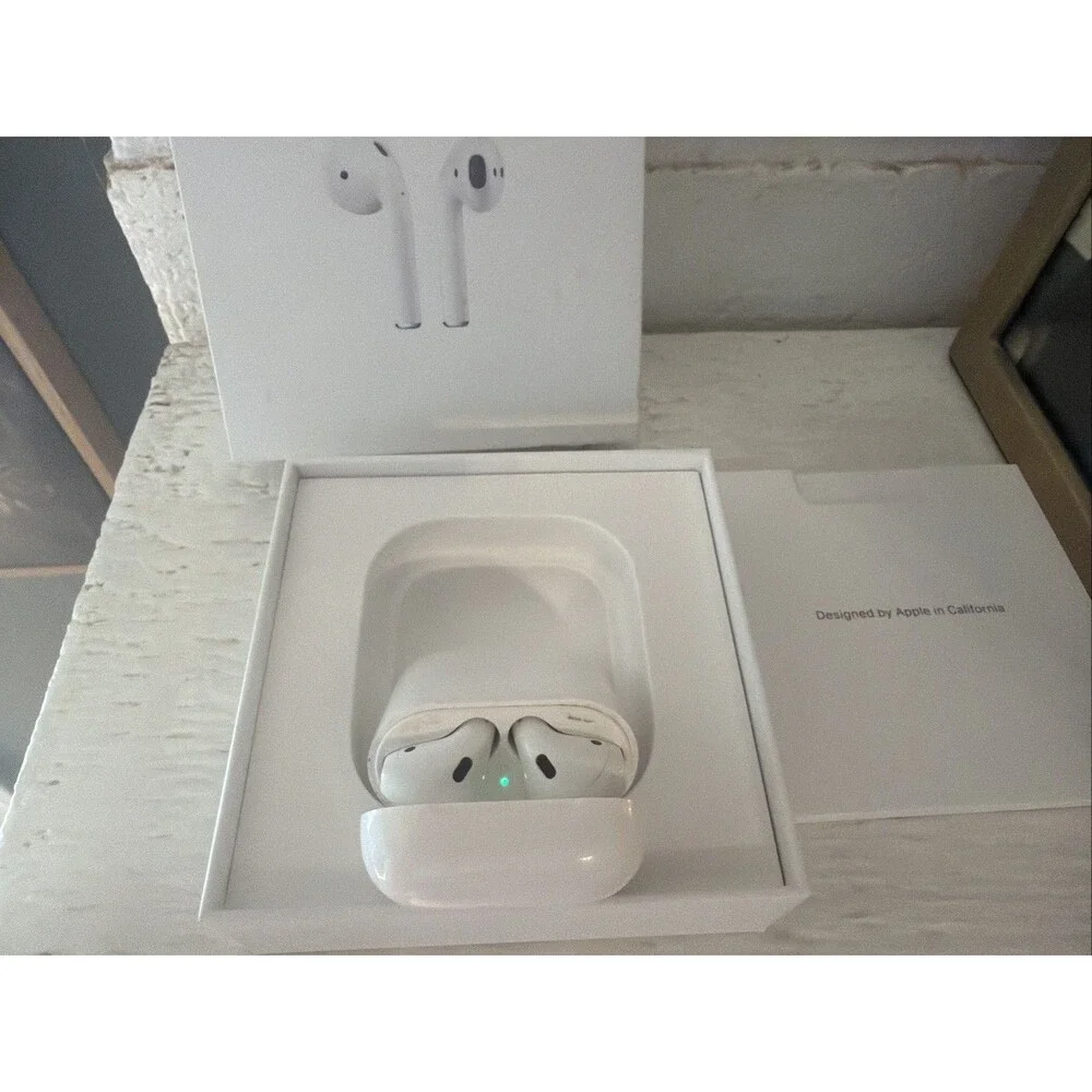 Apple AirPods MV7N2AM/A 2nd Generation Wireless Earbuds White